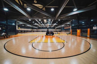 圣象·元维运动木地板通过