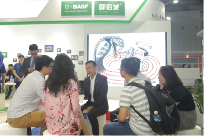 学校运动场塑胶跑道改造 能否实现无味、无毒？